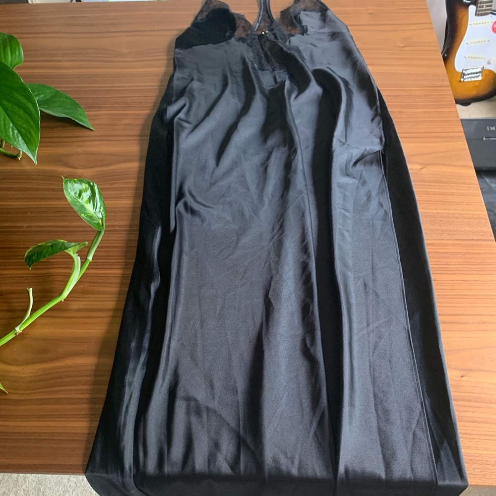 VICTORIA SECRET NIGHT GOWN